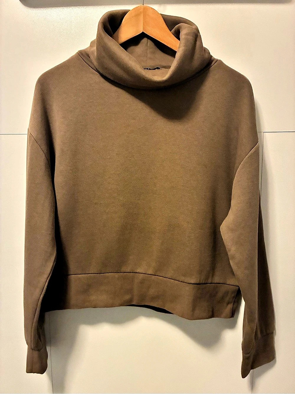 Zara Cowl Neck Sweatshirt in Brown Size Medium Like New